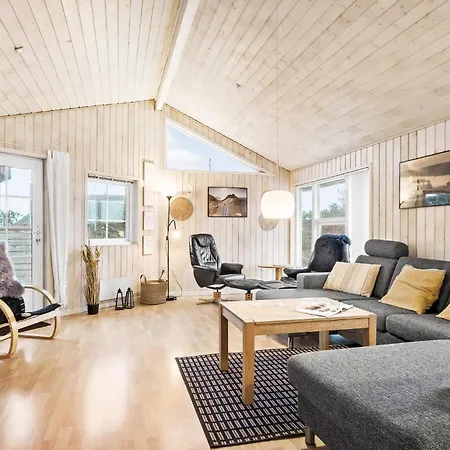 3 Bedroom Gorgeous In Dom wakacyjny Ringkøbing